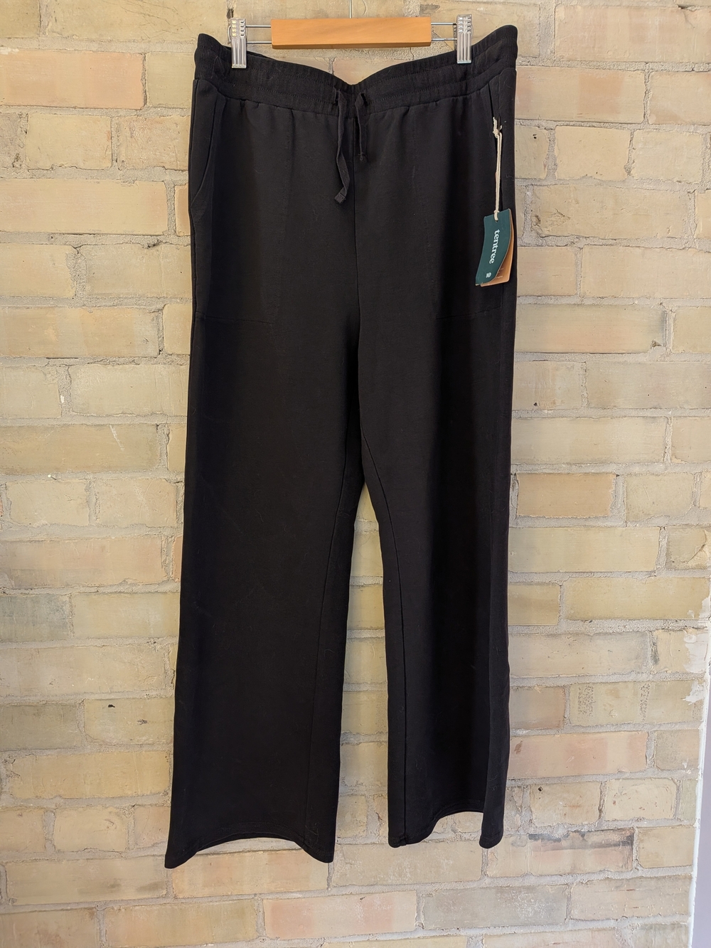 2 For $40 Women's Tentree Black Drawstring Cropped Lounge Pants